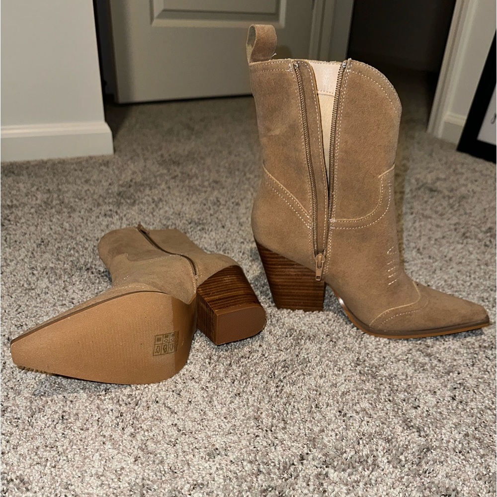 Vici- ARIELLA WESTERN BOOTIE - KHAKI
